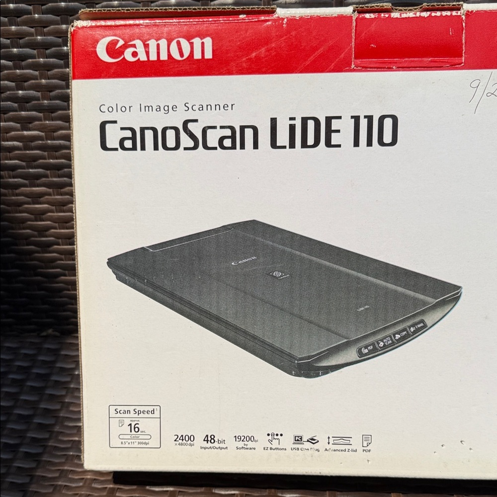 Canon CanoScan LiDE 110 Color Image Scanner